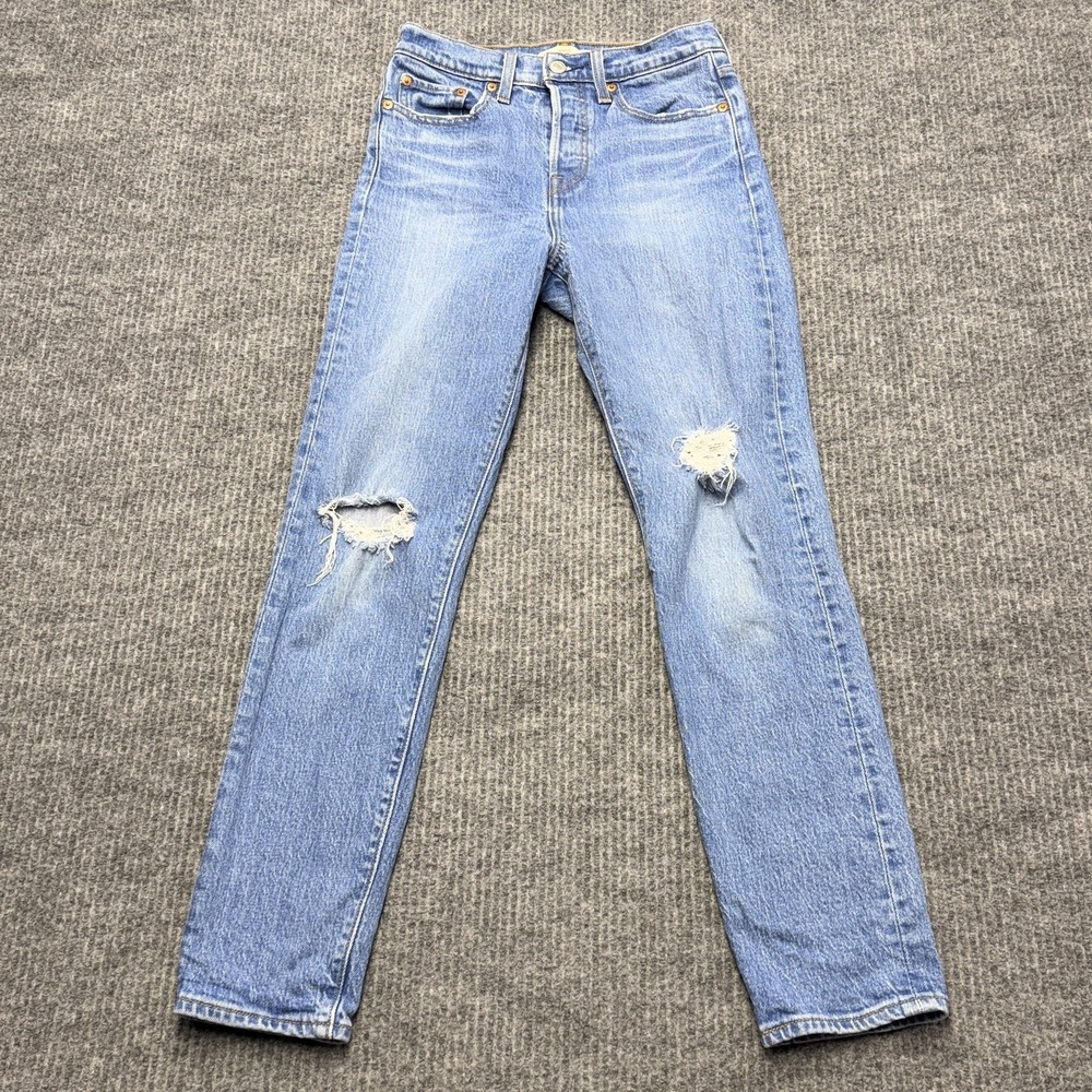 Levis Wedgie Straight Jeans Womens 25x28 Light Wash High Rise Distressed Denim